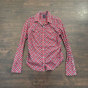 GAP long sleeve plaid button down shirt
Size 8